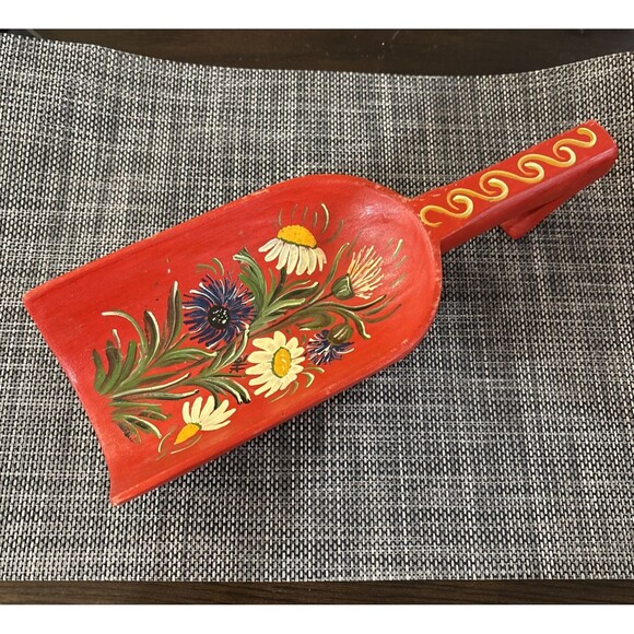 Other - 1985 Signed Primitive Style Hand-Painted Wooden Carved Scoop Folk Art Handgemalt